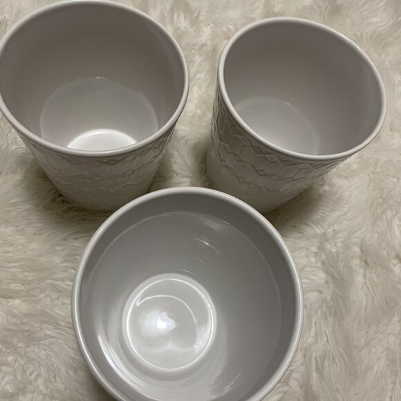 Set of 3 modern print textured 5 inch ceramic planter pots Ivory/off white - Picture 2 of 8